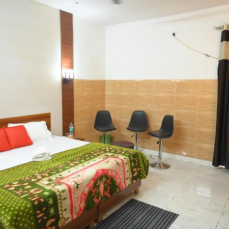 Hotel Starlight Мератх Экстерьер фото
