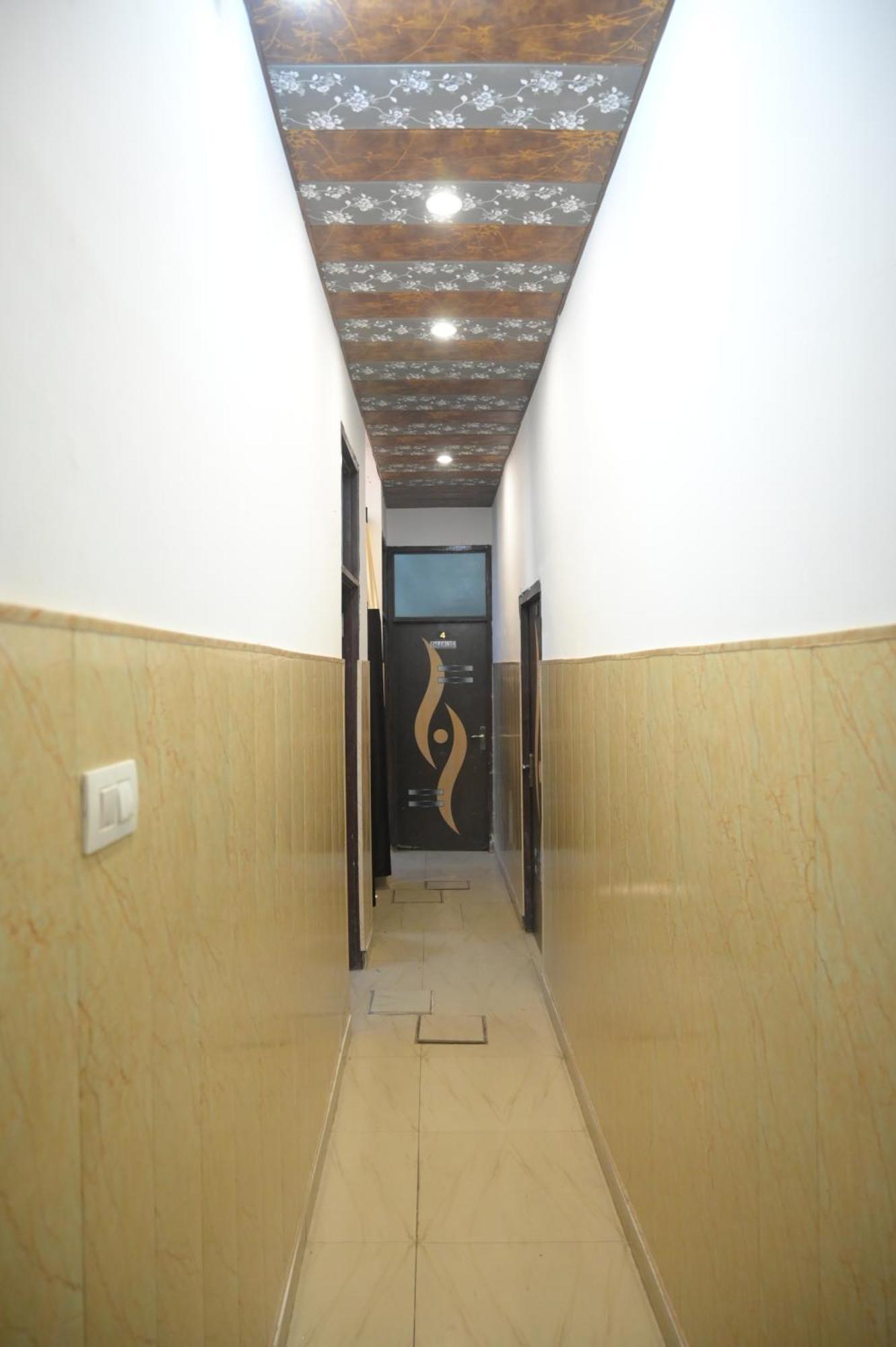 Hotel Starlight Мератх Экстерьер фото