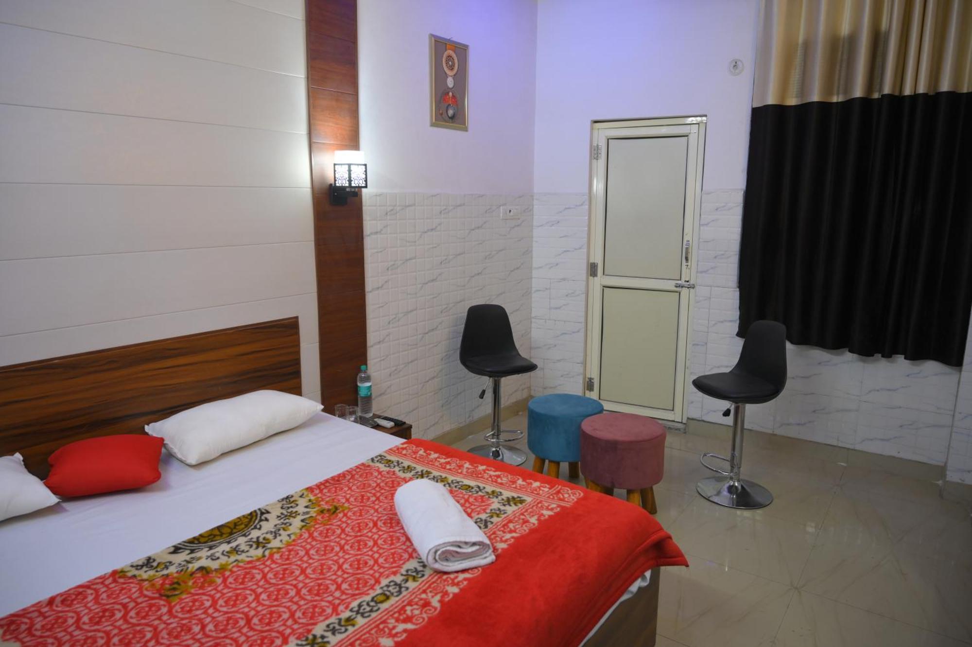 Hotel Starlight Мератх Экстерьер фото